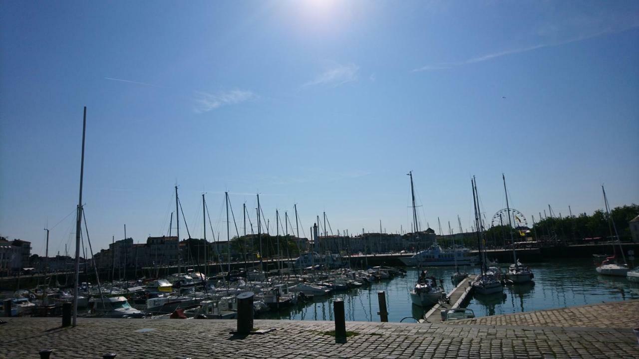 ラ・ロシェルSur Le Vieux Port, Centre De La Rochelleアパートメント エクステリア 写真