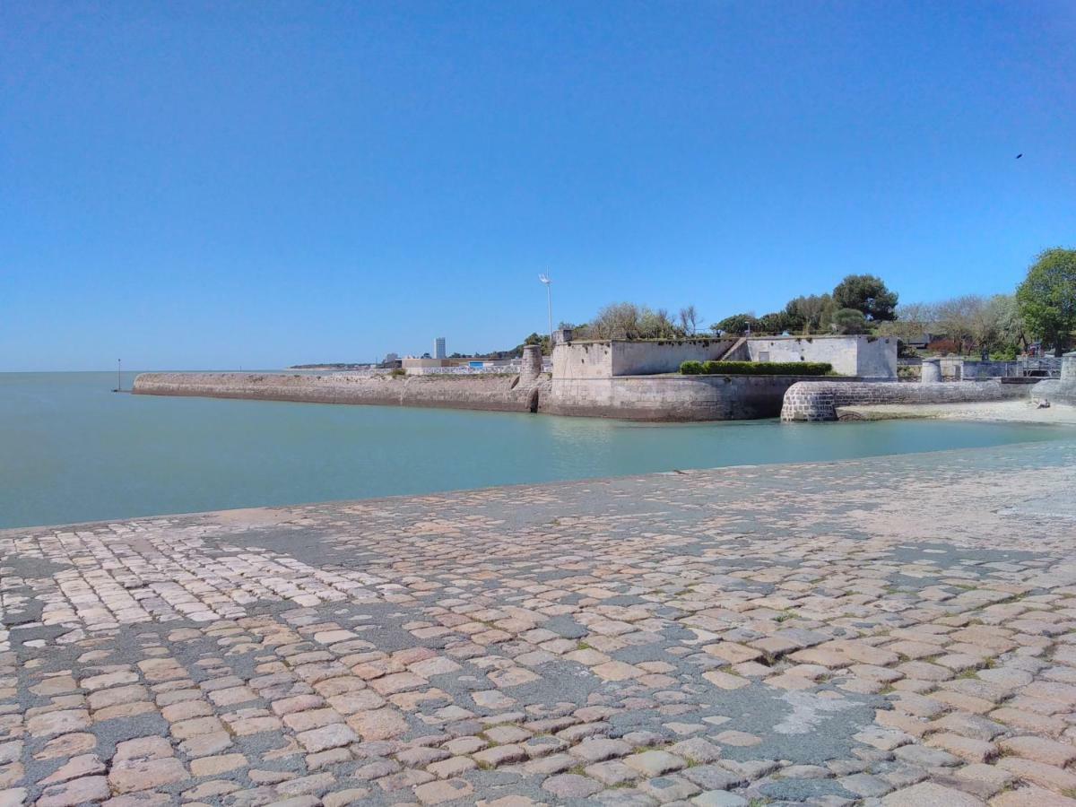ラ・ロシェルSur Le Vieux Port, Centre De La Rochelleアパートメント エクステリア 写真