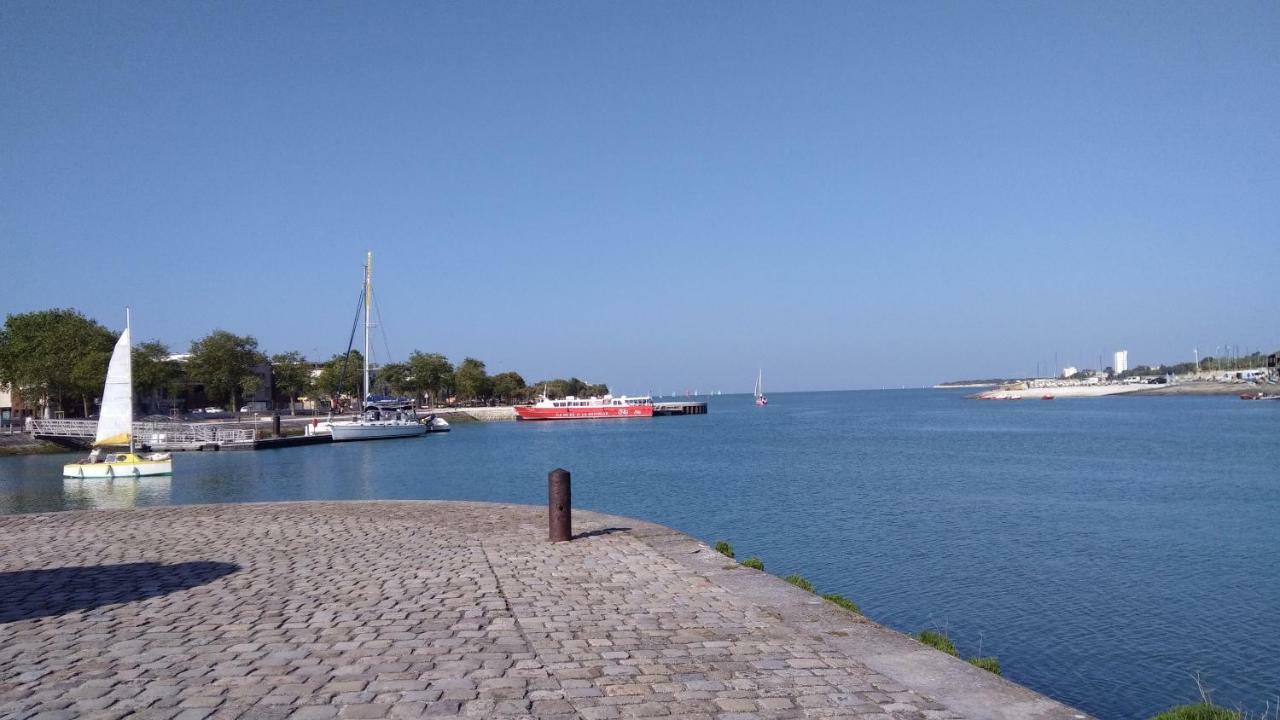 ラ・ロシェルSur Le Vieux Port, Centre De La Rochelleアパートメント エクステリア 写真
